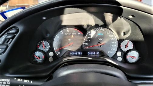 Photo 5 of 8 of 1999 Chevrolet Corvette Base